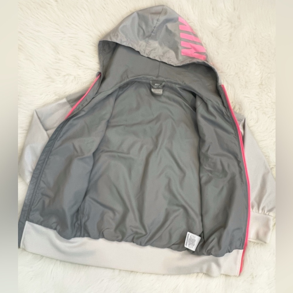 Nike Windrunner - Picture 5 of 14